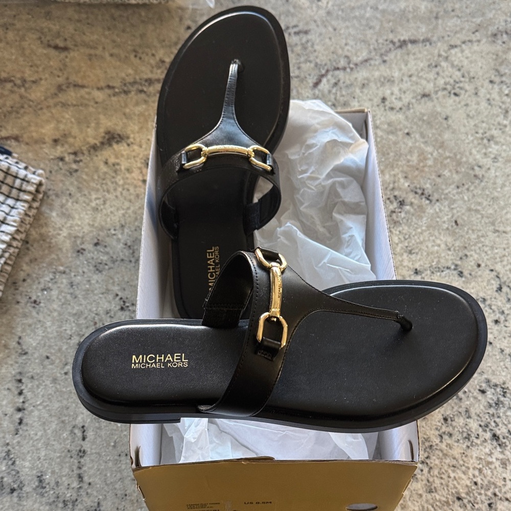 Michael Kors Carson Flat Thong size 8 1/2